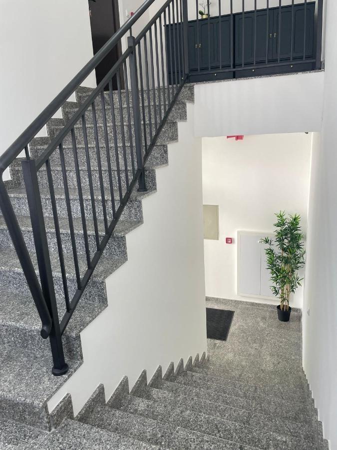 Morpheus Apartmani สเรมสกา มิโตรวิตซา ภายนอก รูปภาพ