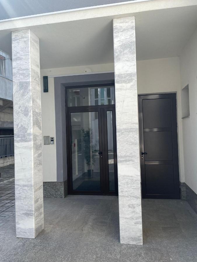 Morpheus Apartmani สเรมสกา มิโตรวิตซา ภายนอก รูปภาพ