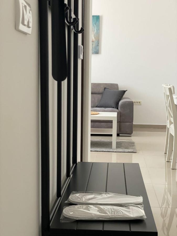 Morpheus Apartmani สเรมสกา มิโตรวิตซา ภายนอก รูปภาพ