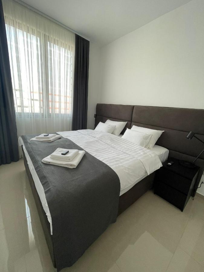 Morpheus Apartmani สเรมสกา มิโตรวิตซา ภายนอก รูปภาพ