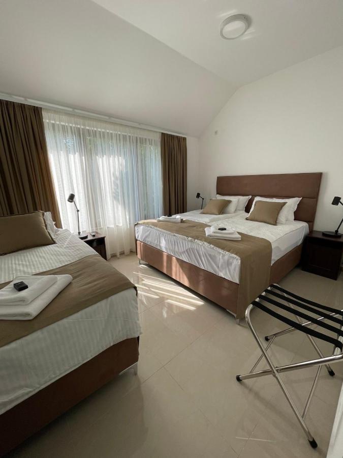 Morpheus Apartmani สเรมสกา มิโตรวิตซา ภายนอก รูปภาพ